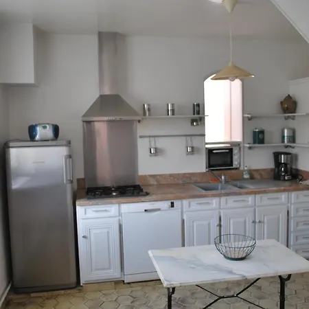 Holiday home Gite De L'abeille *