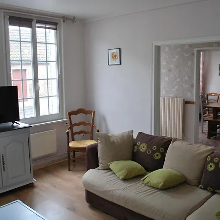 Holiday home Gite De L'abeille Coucy-les-Eppes