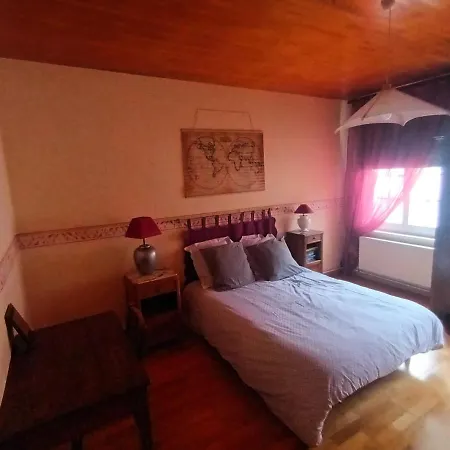 Holiday home Gite De L'abeille Coucy-les-Eppes